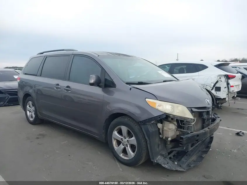 2011 TOYOTA SIENNA  VIN: 5TDKK3DC2BS073895