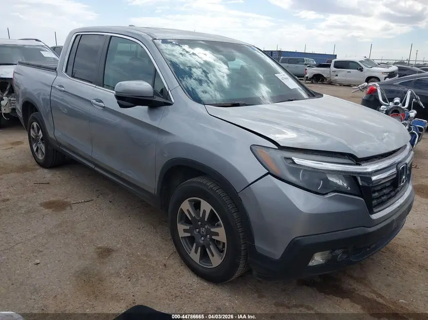 2019 HONDA RIDGELINE Silver VIN: 5FPYK3F6XKB033870