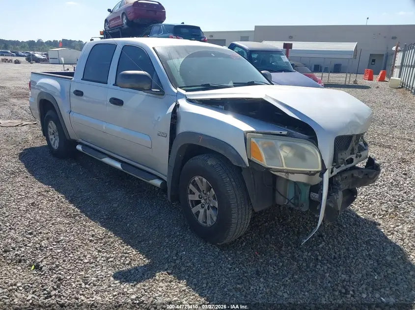 2006 MITSUBISHI RAIDER Silver VIN: 1Z7HC38K66S500893