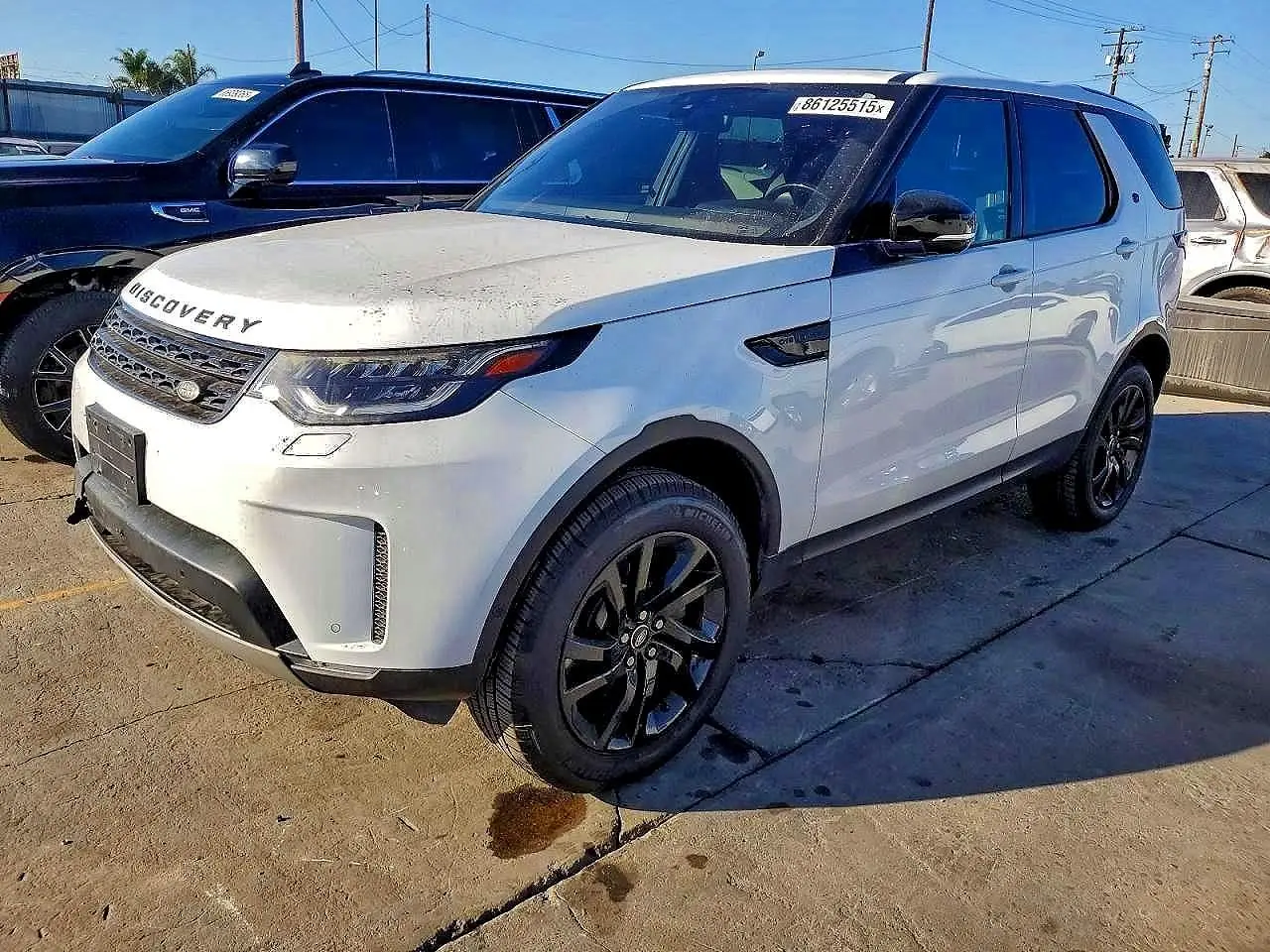 2017 LAND ROVER DISCOVERY WHITE VIN: SALRRBBV3HA036796