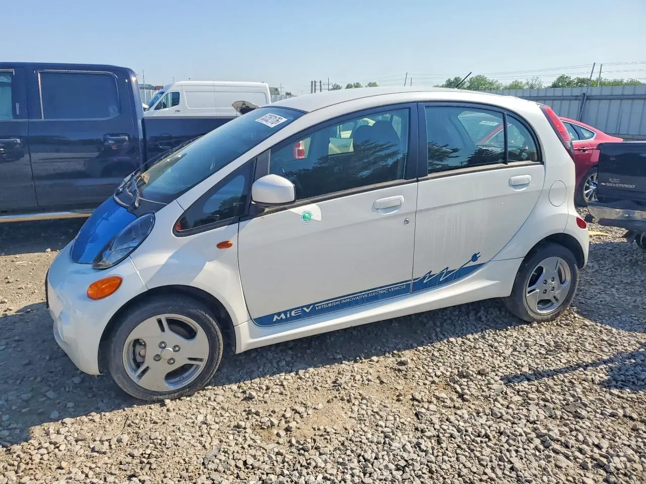 2012 MITSUBISHI ALL OTHER WHITE VIN: JA3215H19CU030433