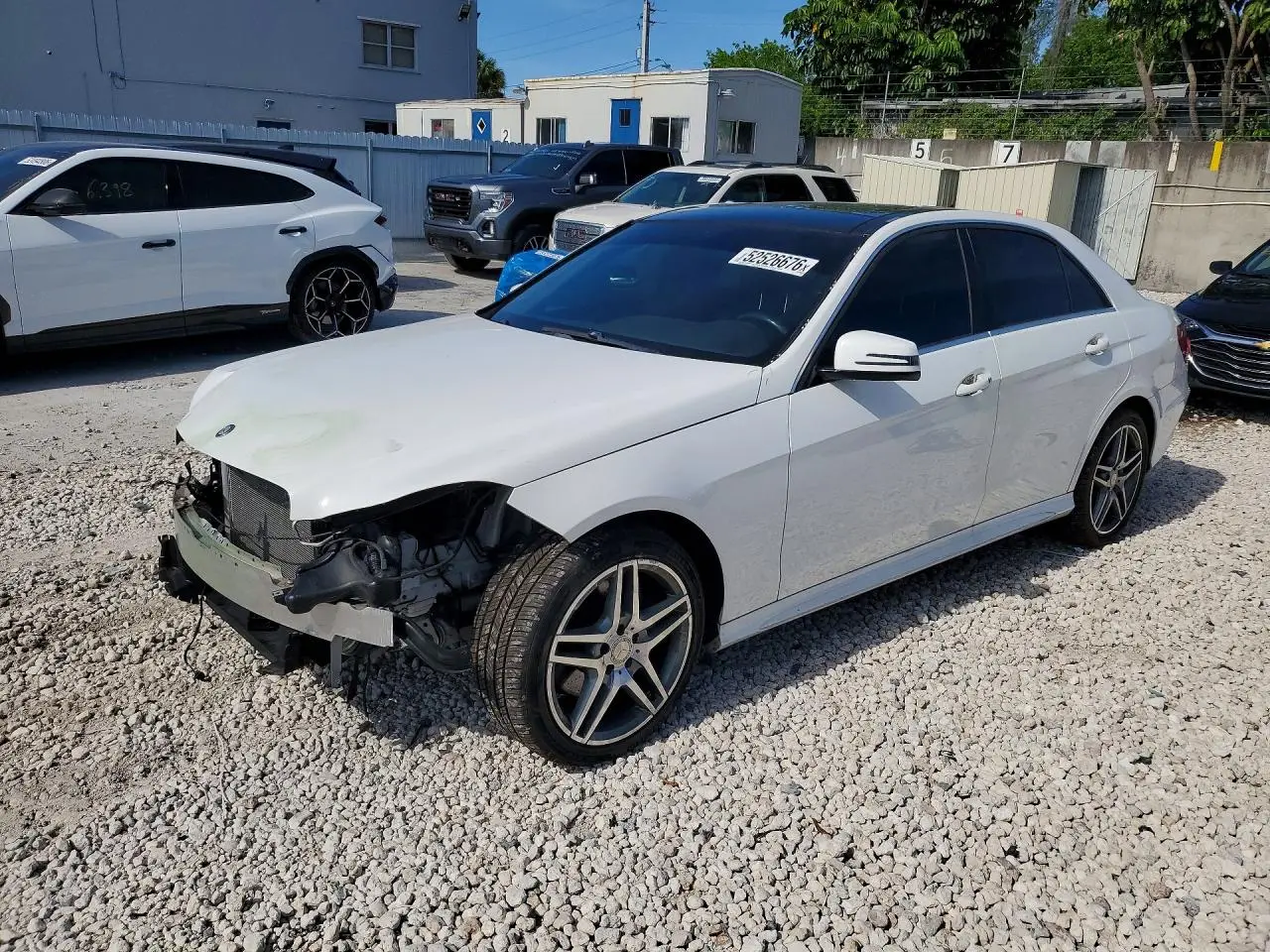 2016 MERCEDES-BENZ E-CLASS WHITE VIN: WDDHF5KBXGB262545
