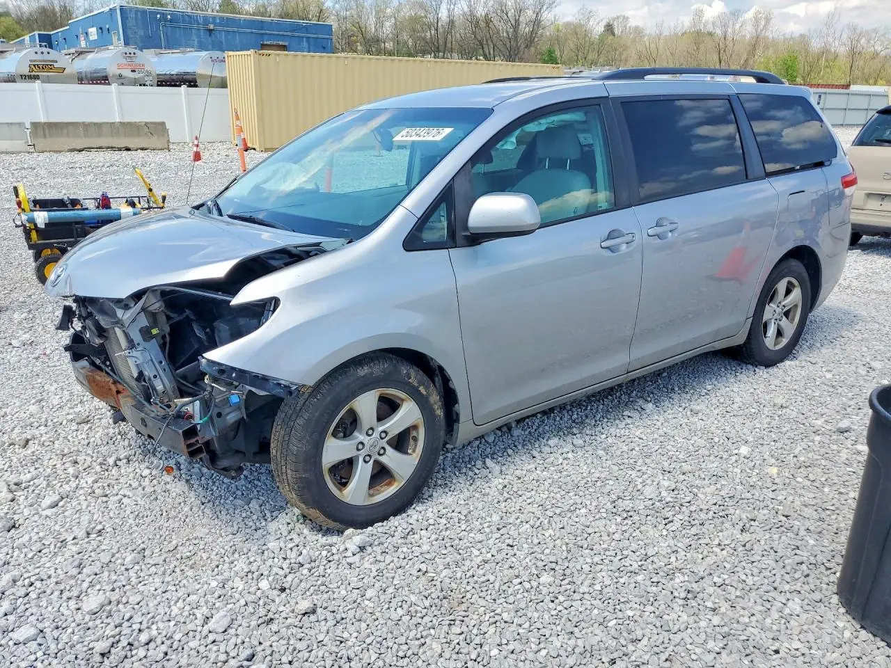 2011 TOYOTA SIENNA SILVER VIN: 5TDKK3DCXBS168818